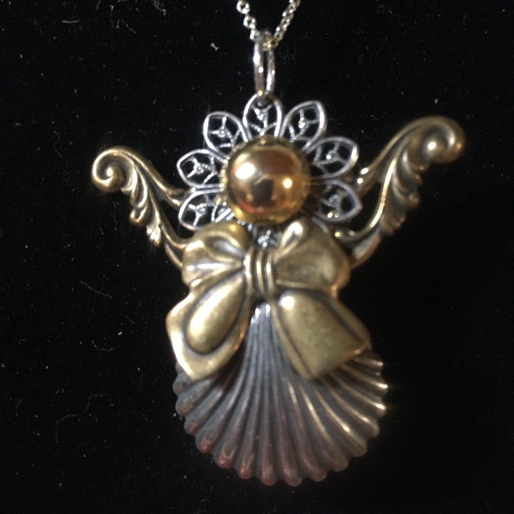 J368 A Katz Creation Angel pin/pendant